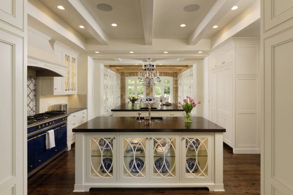 Great Falls VA Traditional Kitchen Island