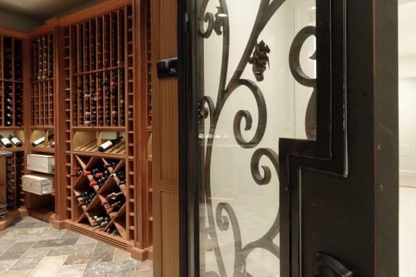 McLean VA Traditional Wine Room