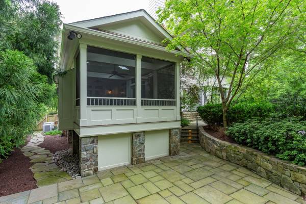 Screened-In Patio Design McLean VA