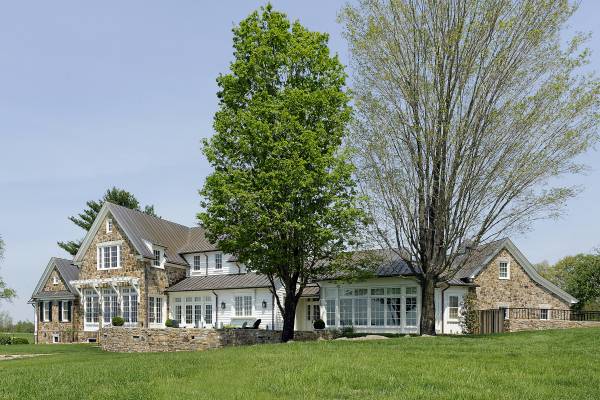 Beautiful Custom Home in Hume, Virginia