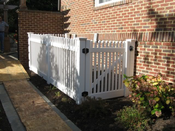 Remodeling Design Ideas - 4 Tips for installing screening HVAC Fences